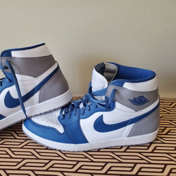NIKE AIR Jordan 1 Retro High OG AJ1 True Blue Mens White and Blue Size 18